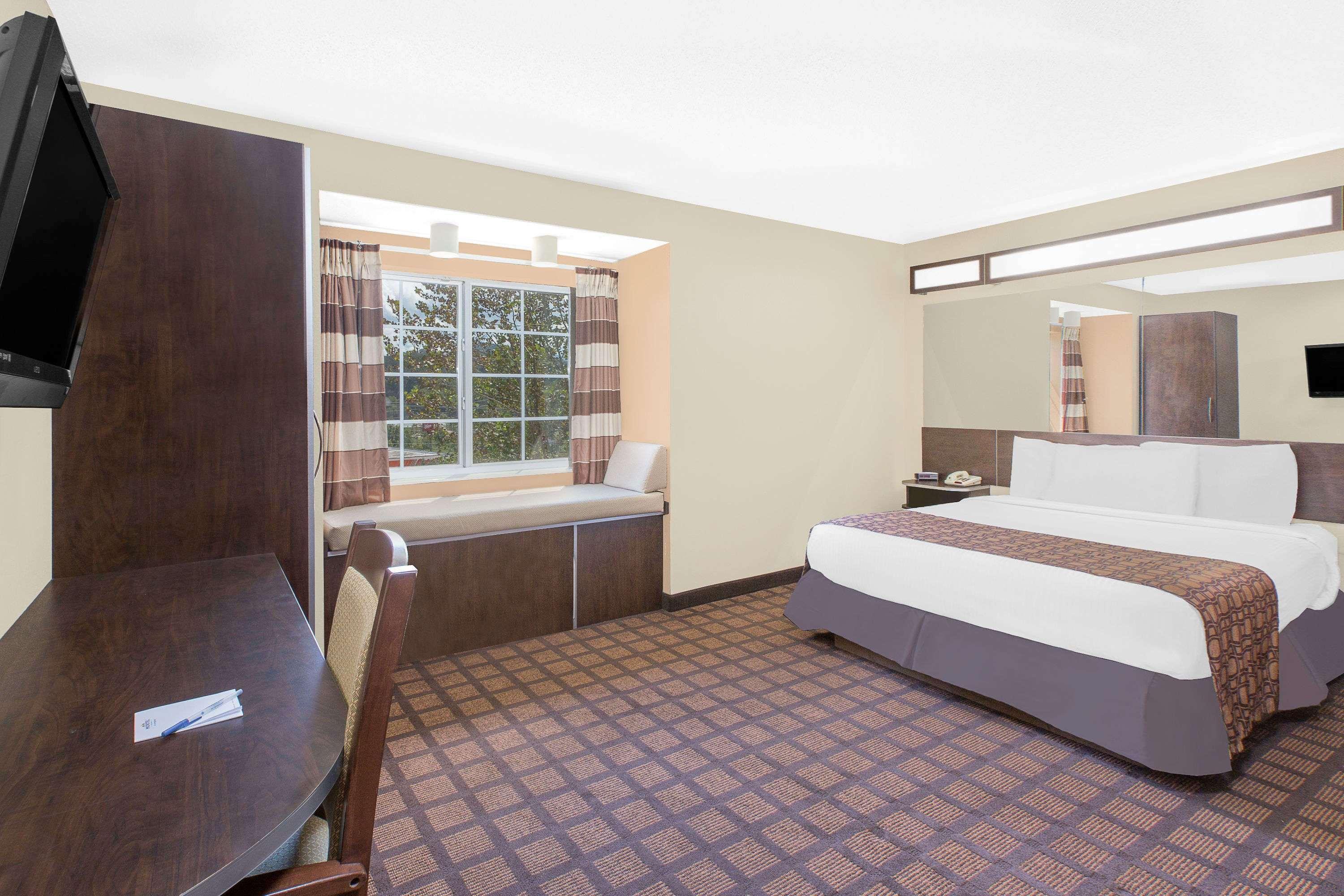 Microtel Inn & Suites By Wyndham Franklin Exterior photo