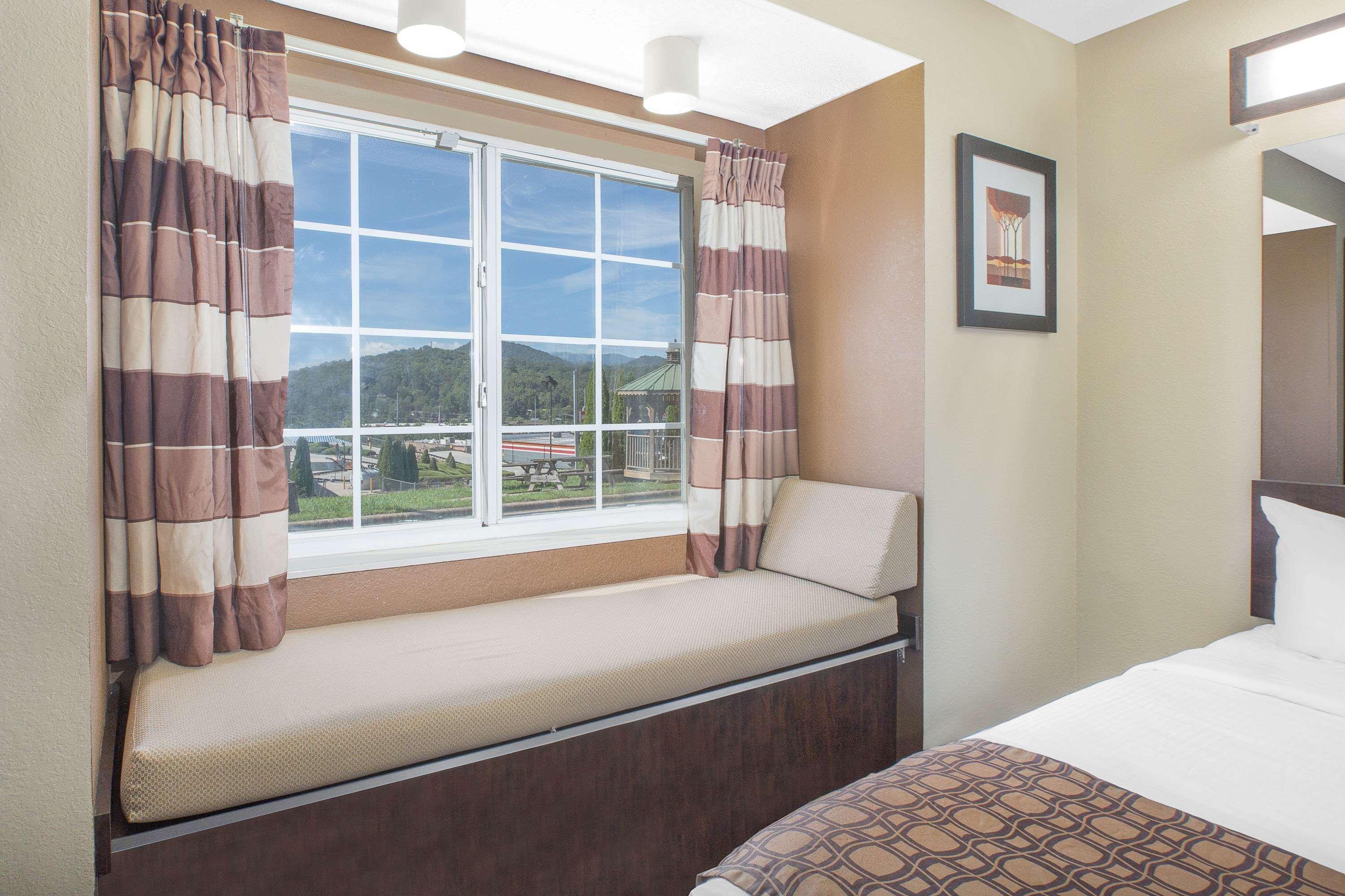 Microtel Inn & Suites By Wyndham Franklin Exterior photo